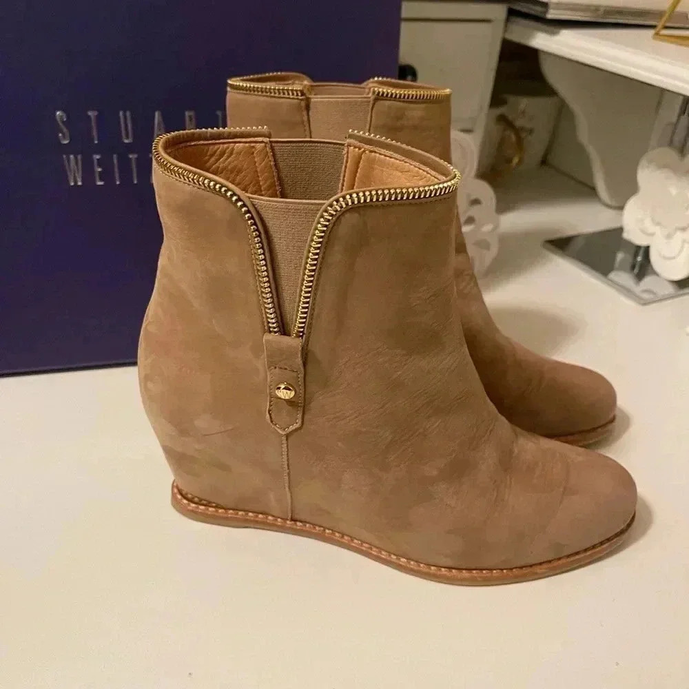 Sturt Weitzman  tan color suede leather booties come with box - Picture 5 of 15